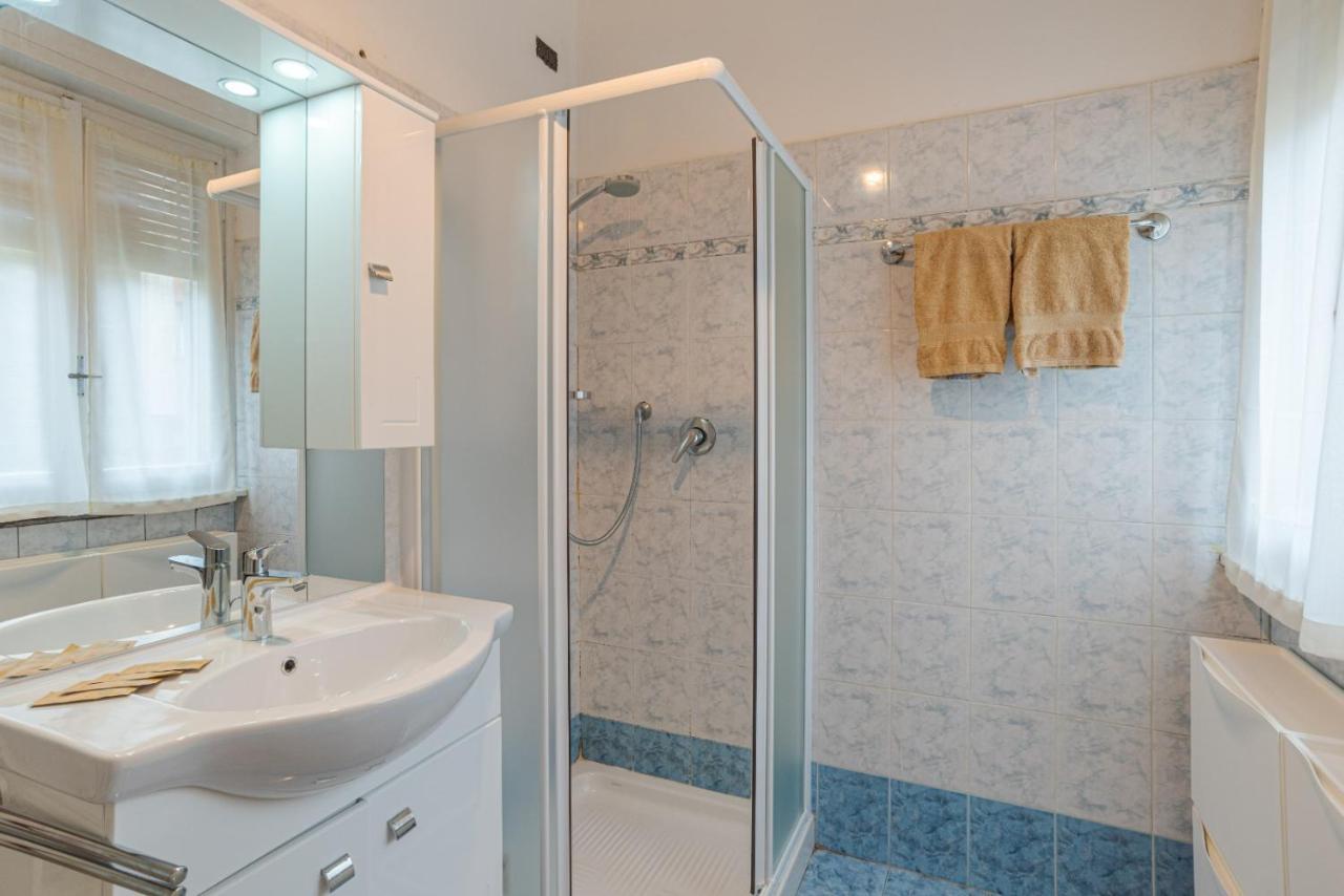 קומו Lovely & Quiet Apartment - With Balcony & Parking מראה חיצוני תמונה